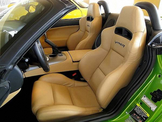 Illustration for article titled For $77,500, This 2009 Dodge Viper Is A Snake Of A Different Color